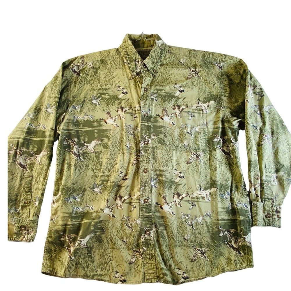 Green Camo Mens Large Woods and Water Outfitters Button-Down Shirt